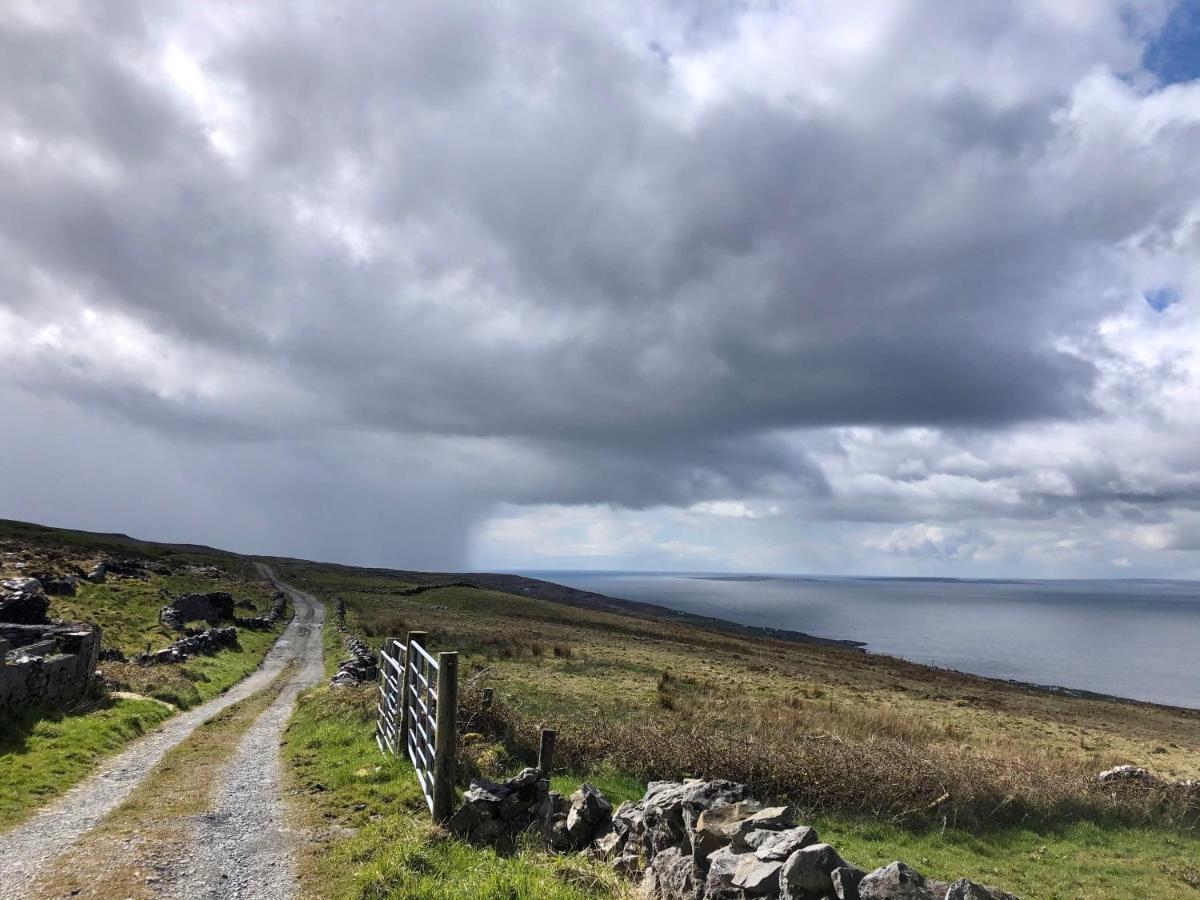 Ocean View Guestrooms Doolin Bagian luar foto