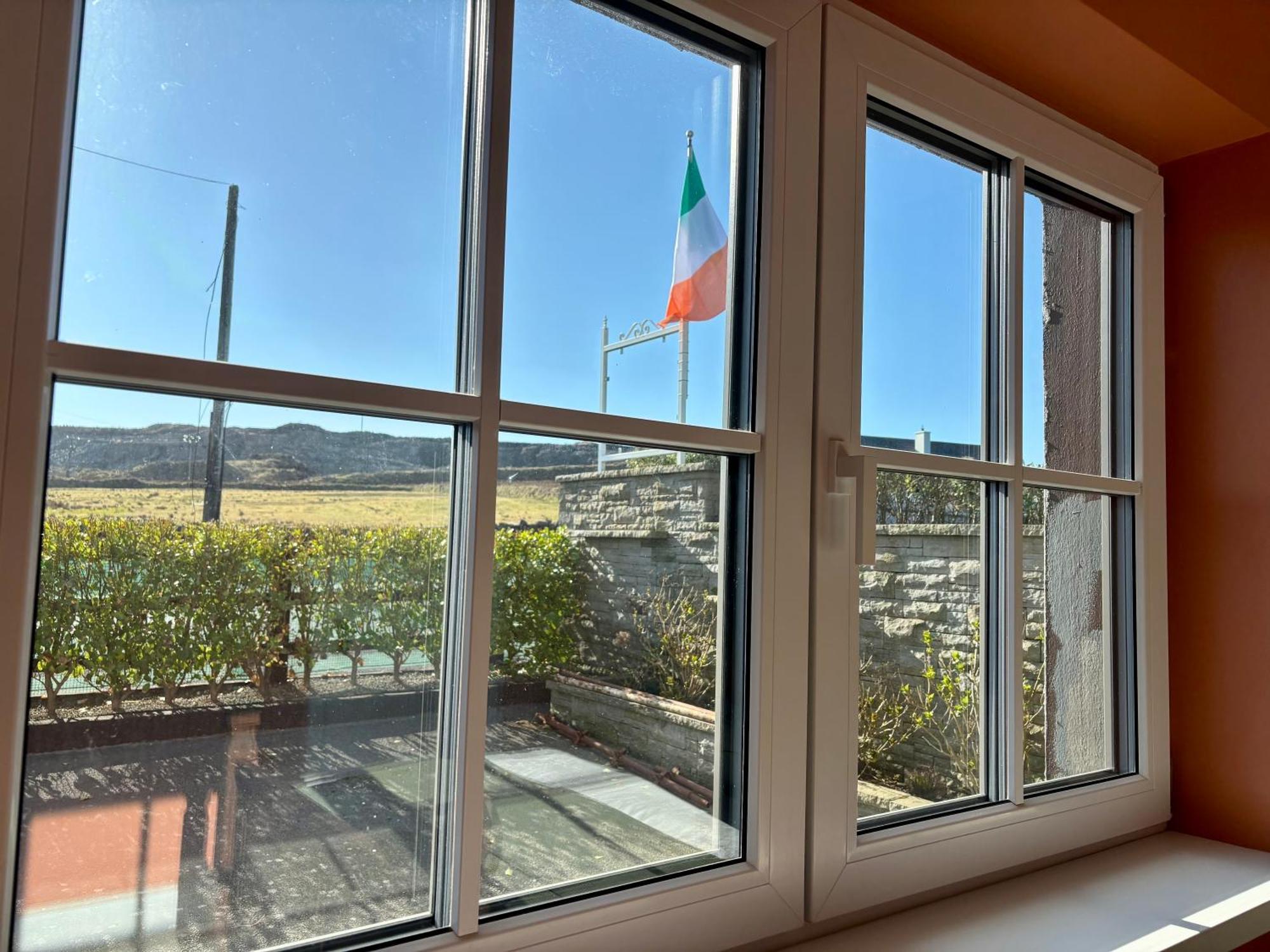 Ocean View Guestrooms Doolin Ruang foto