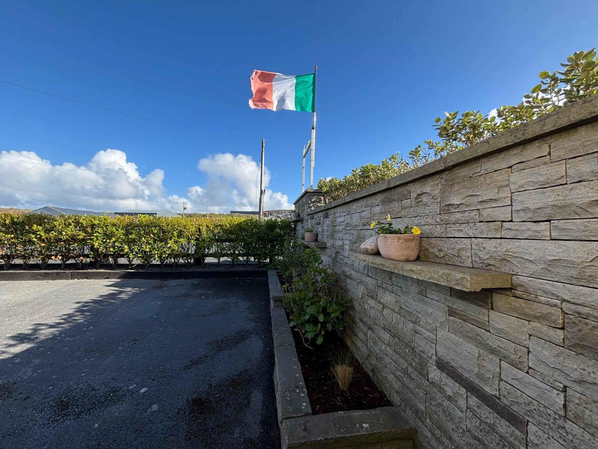 Ocean View Guestrooms Doolin Bagian luar foto